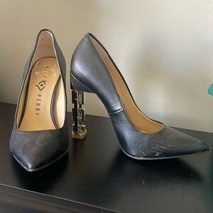 Black pointy toe size 5 heels